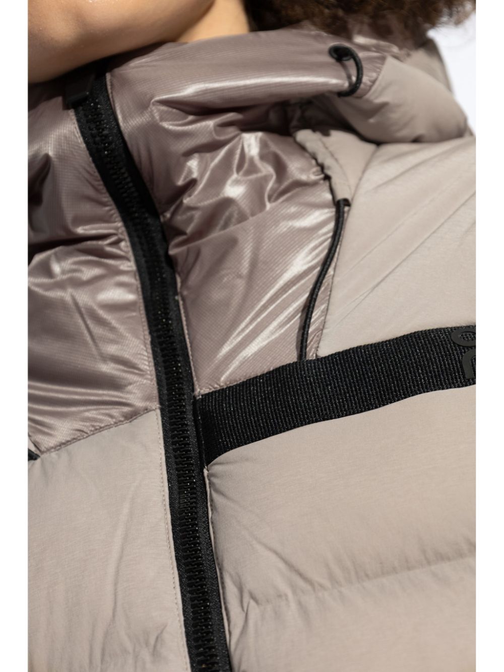 On Challenger 2 Womens Jacket-Zinc