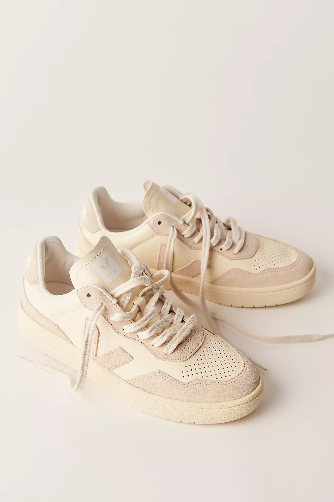 Veja Womens V-90 OT Leather-Cashew Oat