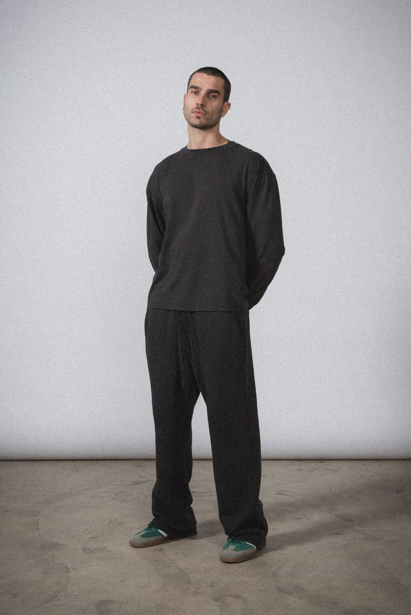 Elwood Clothing Core Straight Leg Sweatpant- Vintage Black