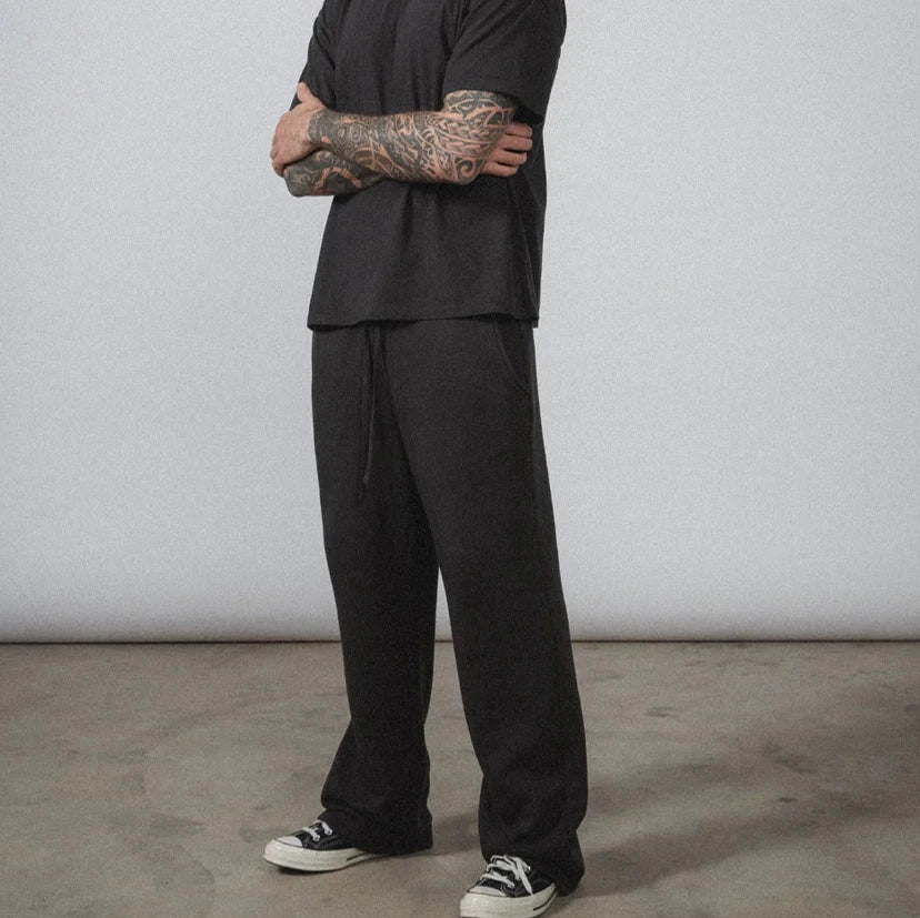 Elwood Clothing Core Straight Leg Sweatpant- Vintage Black