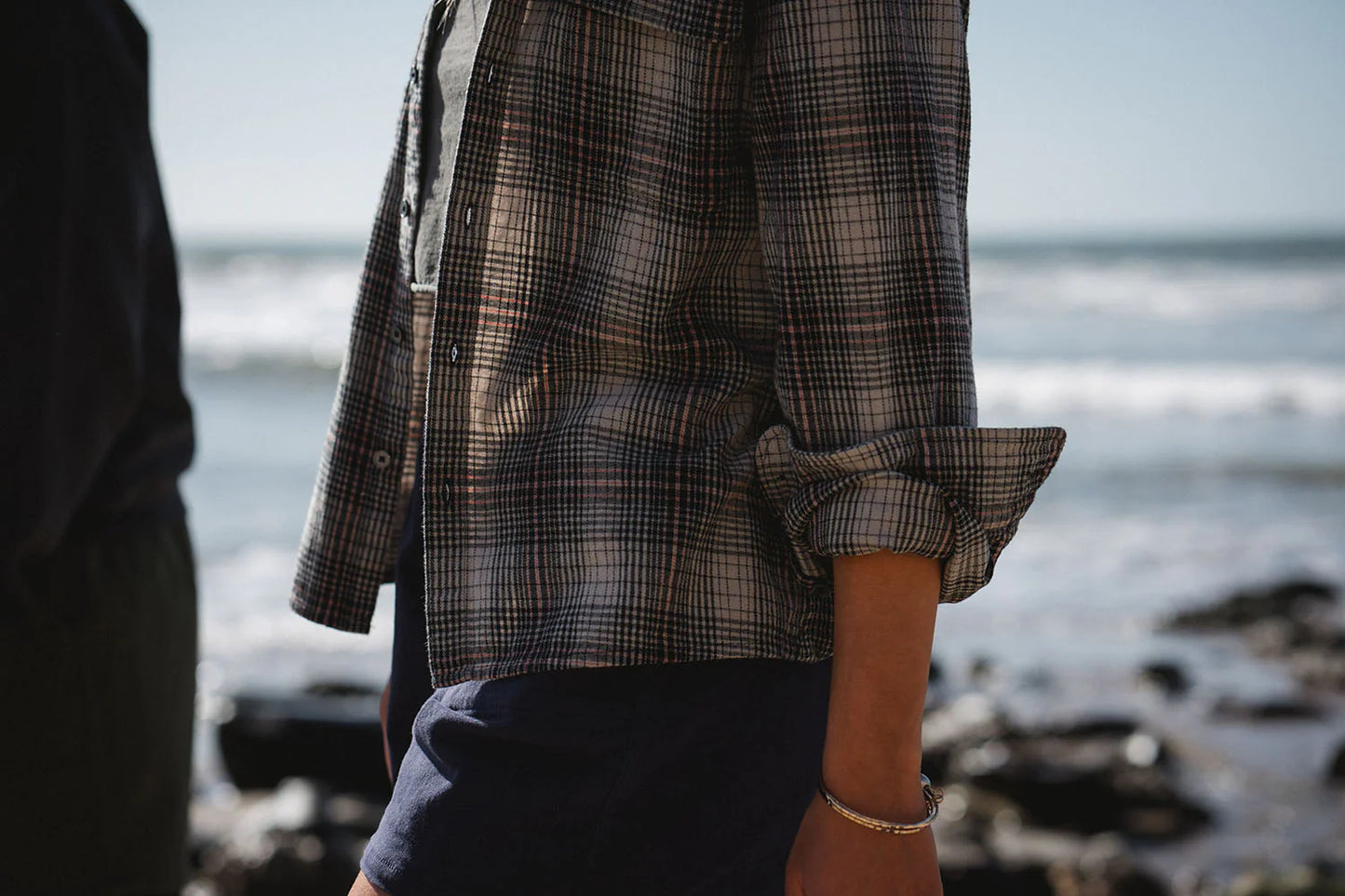 ARIKO LA Summer Softy Plaid Shirt- Black/Red