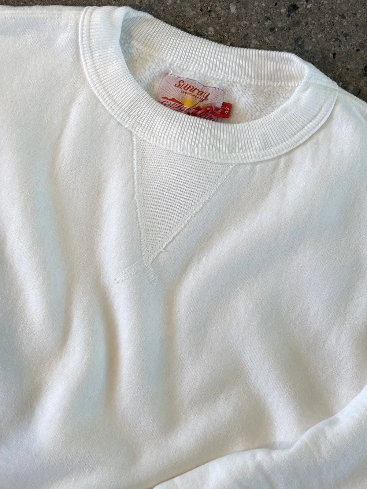 SUNRAY OFF WHITE LANIAKEA CREWNECK SWEATSHIRT