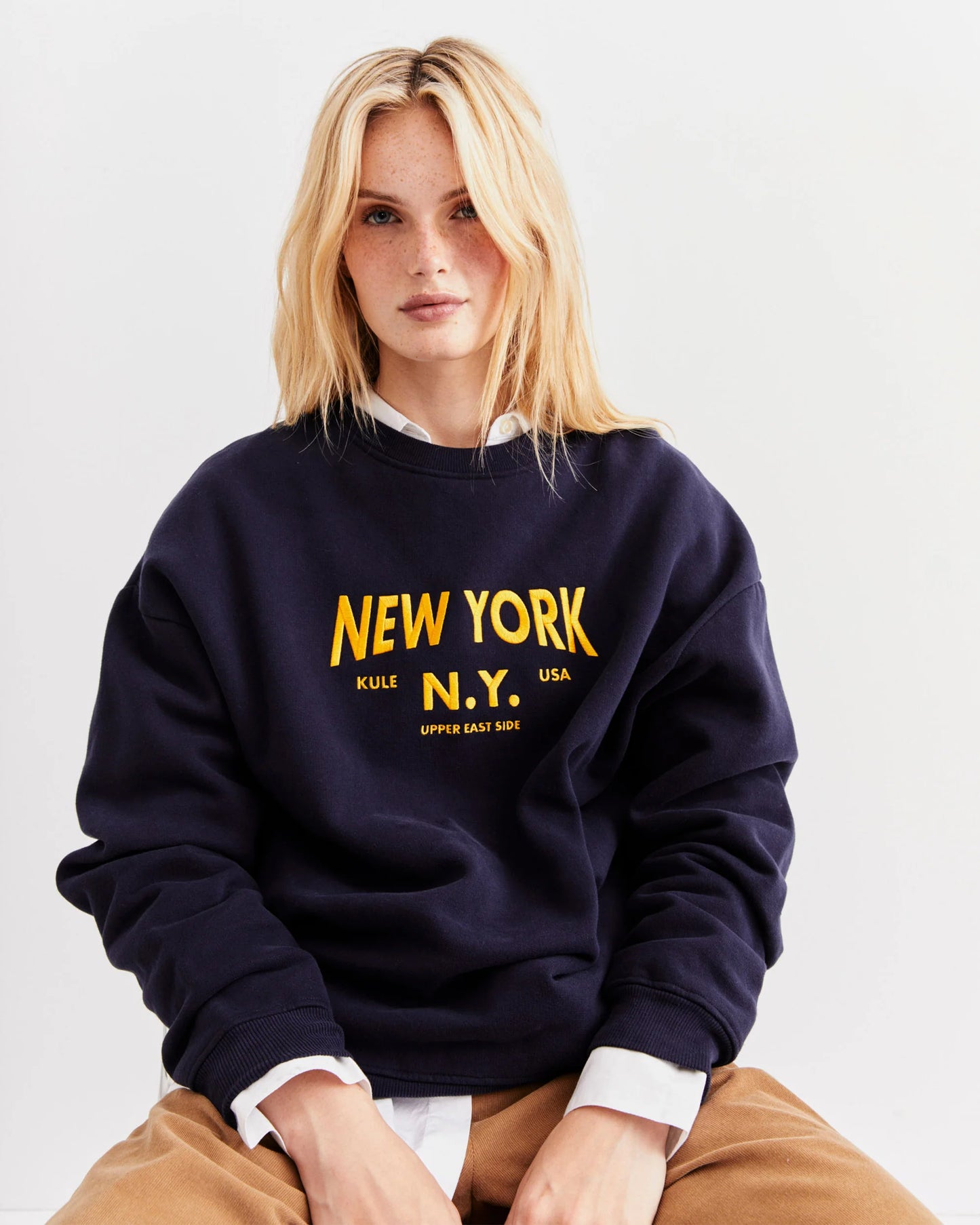 KULE The Oversized New York Sweatshirt - Navy