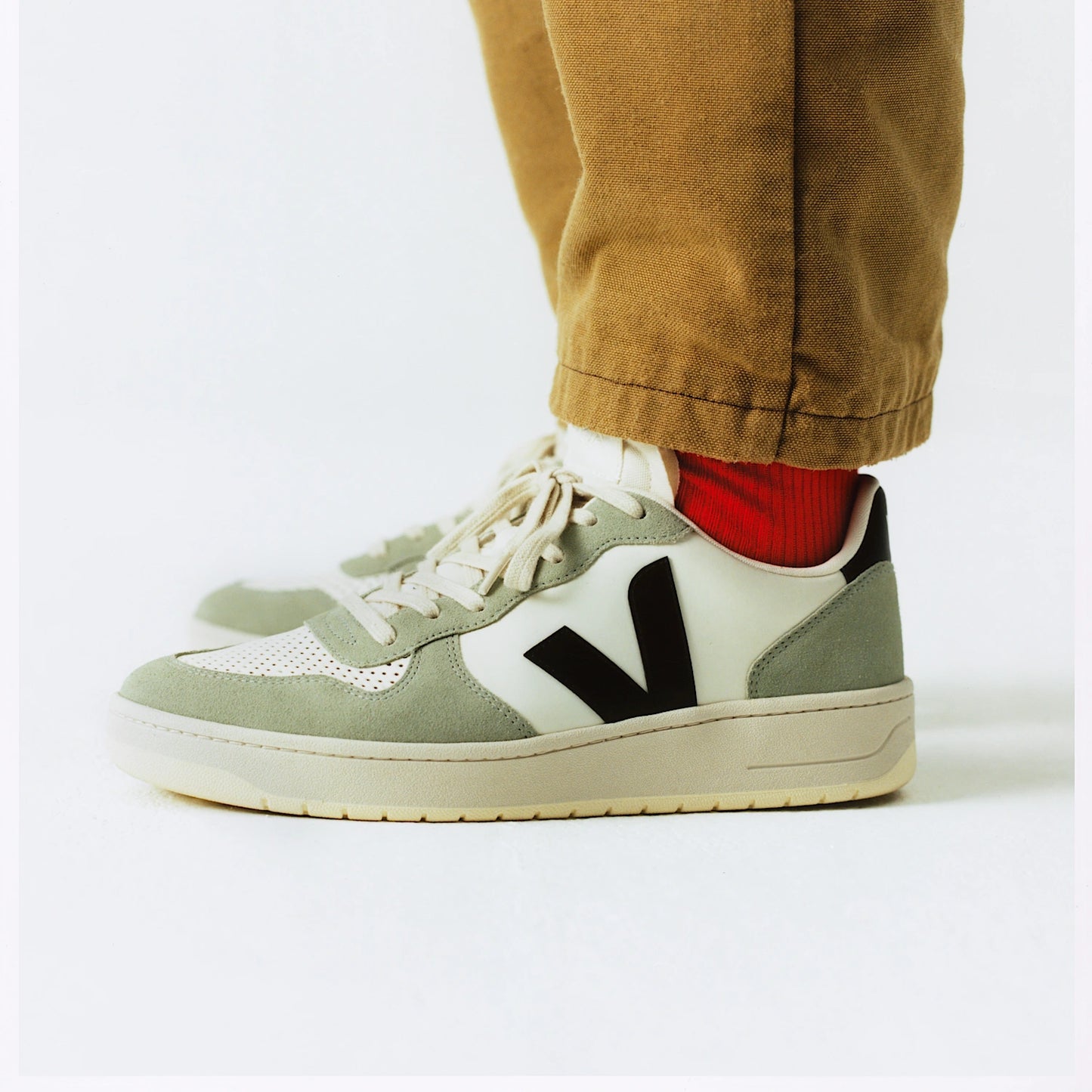 Veja Womens V-10 Prime leather -Pure Black Clay