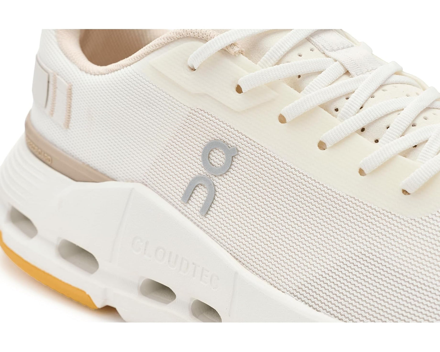 ON Cloudnova Form 2 Womens Ivory/Desert