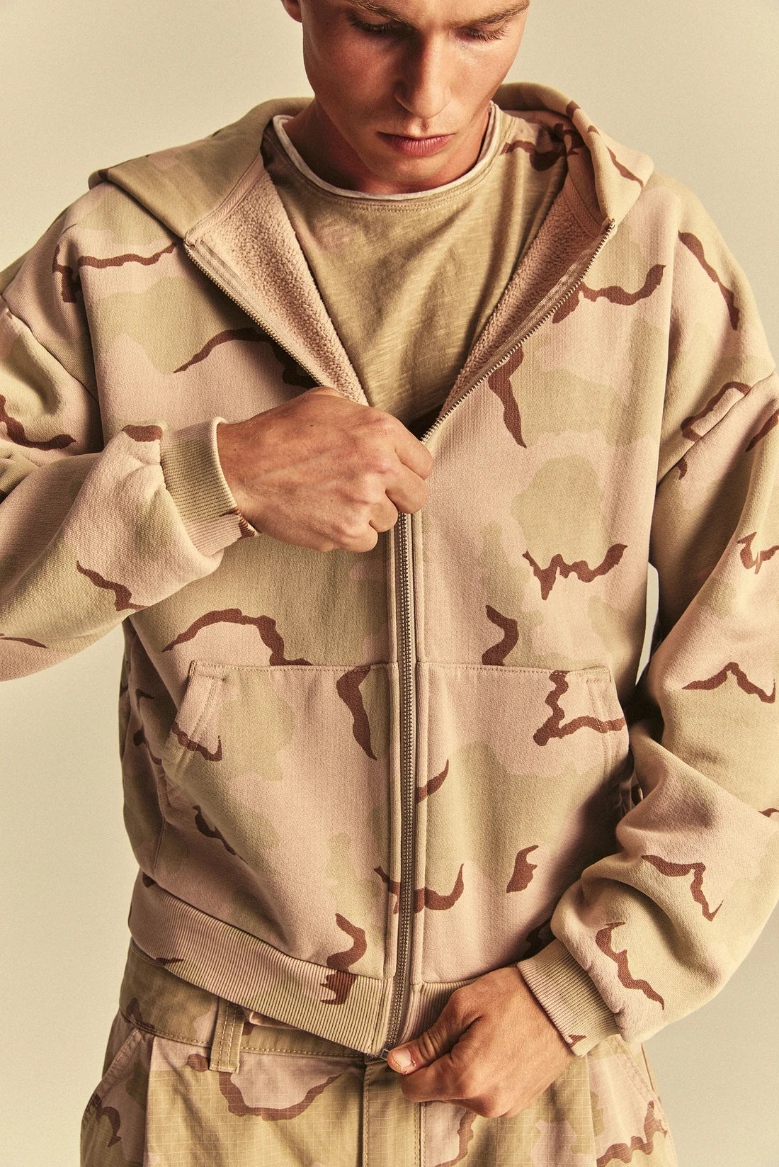 Elwood Camo Zip Hoodie- Sand Camo