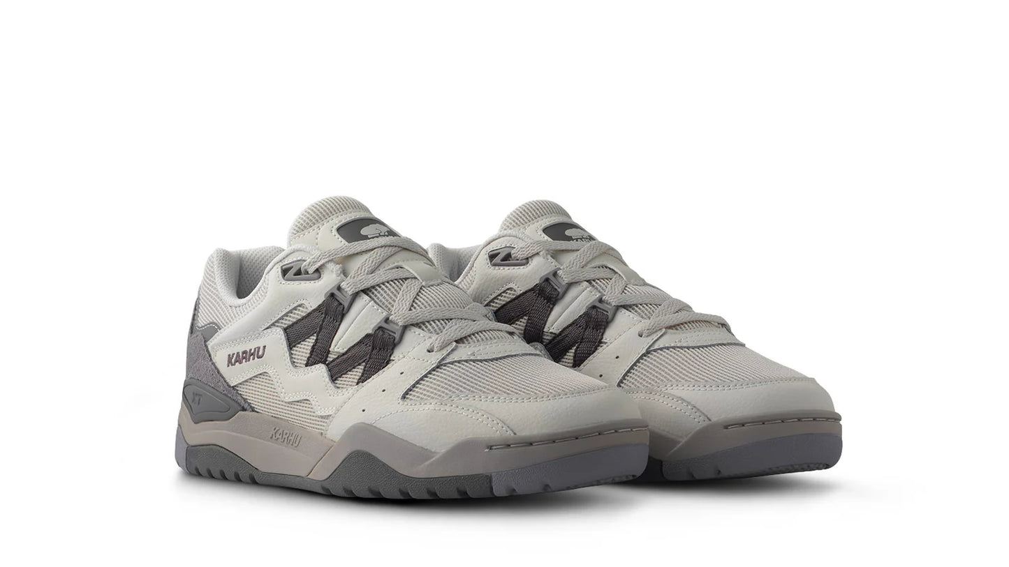Karhu Fusion XT- Blanc De Blanc/ Dark Gull Gray