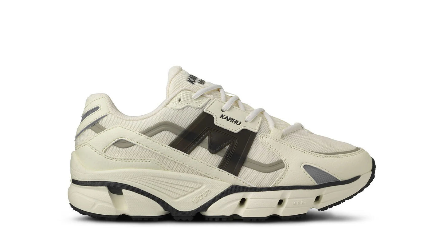Karhu Super Fulcrum- Vanilla/ Ice Black