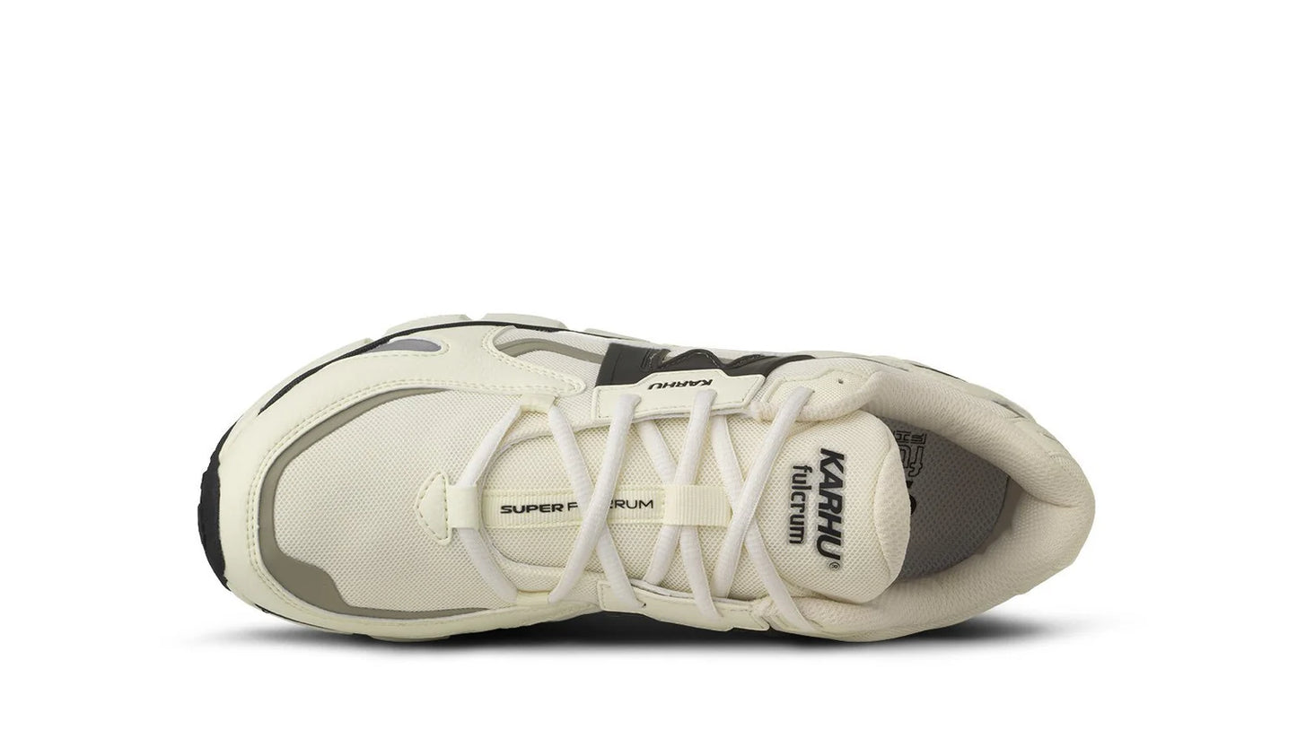 Karhu Fusion XT- Icicle. Dark Gull Grey