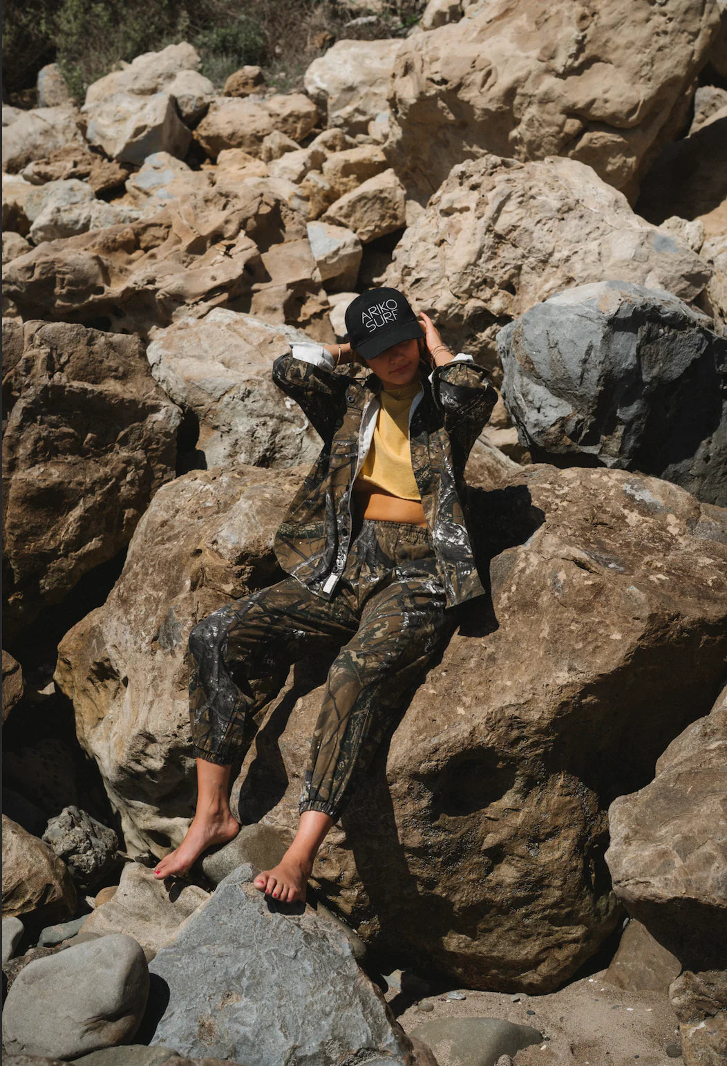 ARIKO LA Bucky Camo Split Hem Shirt Jacket