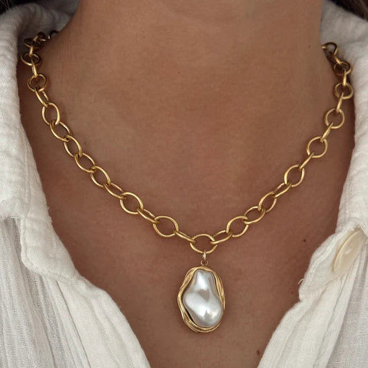 ALV Bailey Pearl Necklace