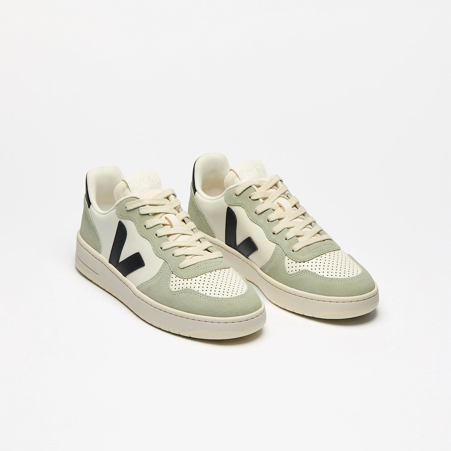 Veja Womens V-10 Prime leather -Pure Black Clay